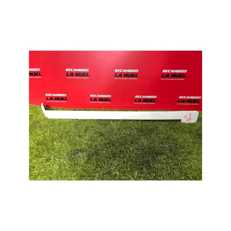 Recambio de moldura lateral izquierda para opel combo life e (2018) 1.5 edition [1,5 ltr. - 75 kw cdti dpf] referencia OEM IAM 9