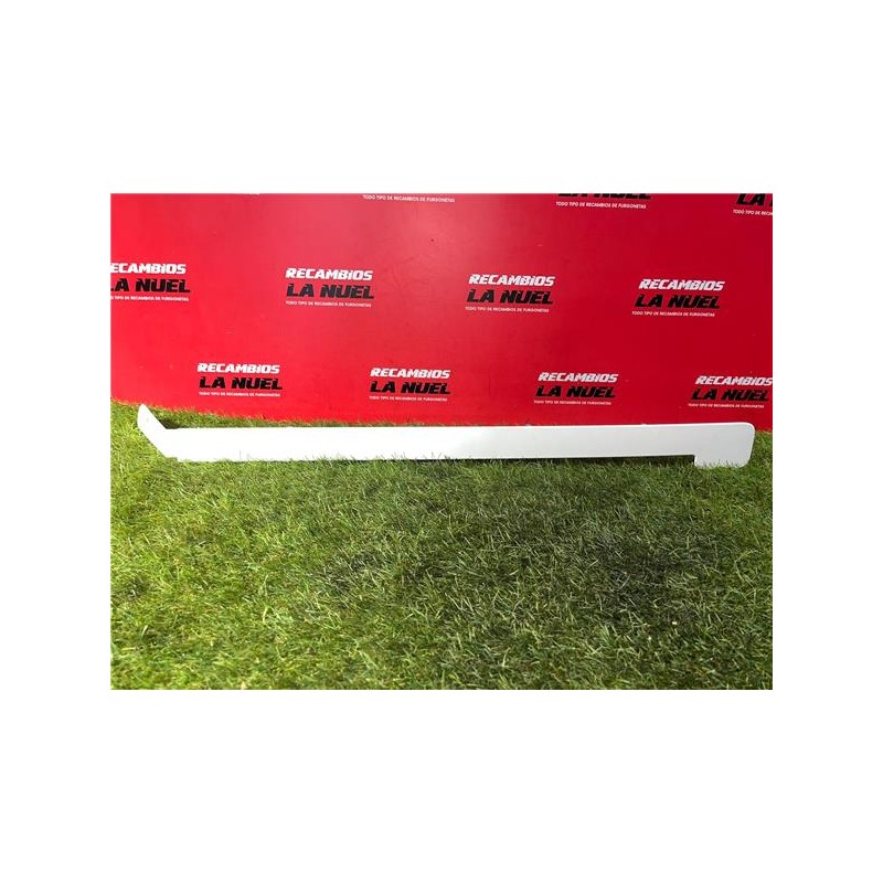 Recambio de moldura lateral izquierda para opel combo life e (2018) 1.5 edition [1,5 ltr. - 75 kw cdti dpf] referencia OEM IAM 9