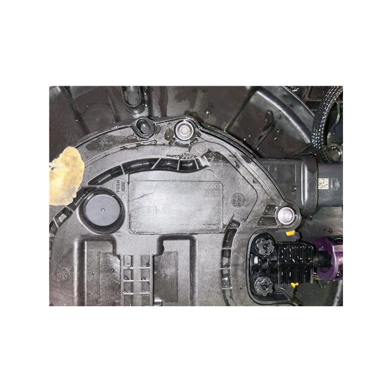 Recambio de deposito ad blue para renault trafic iii furgón (06.2014) m9r z7 referencia OEM IAM 204629323-R  