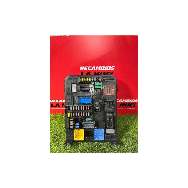 Recambio de caja fusibles/rele para peugeot partner tepee (05.2008) yh01 referencia OEM IAM 9830707680 28641125 