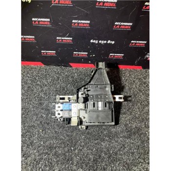 CAJA FUSIBLES/RELE 241148757R 