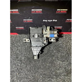 CAJA FUSIBLES/RELE 241148757R 