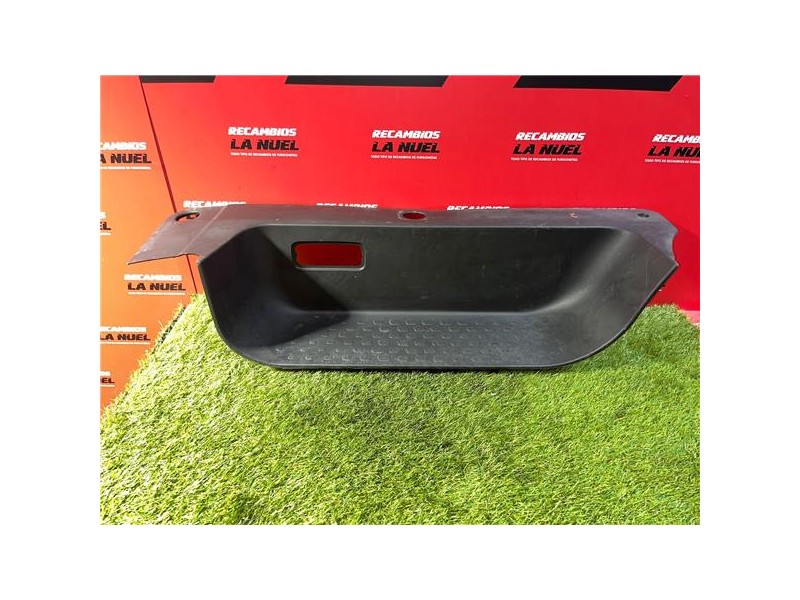 Recambio de estribo plastico para renault trafic iii furgón (06.2014) m9r z7 referencia OEM IAM 93450152  
