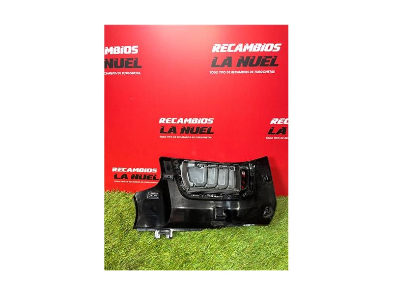 Recambio de aireador izquierdo para renault trafic iii furgón (06.2014) m9r z7 referencia OEM IAM 687617778R  