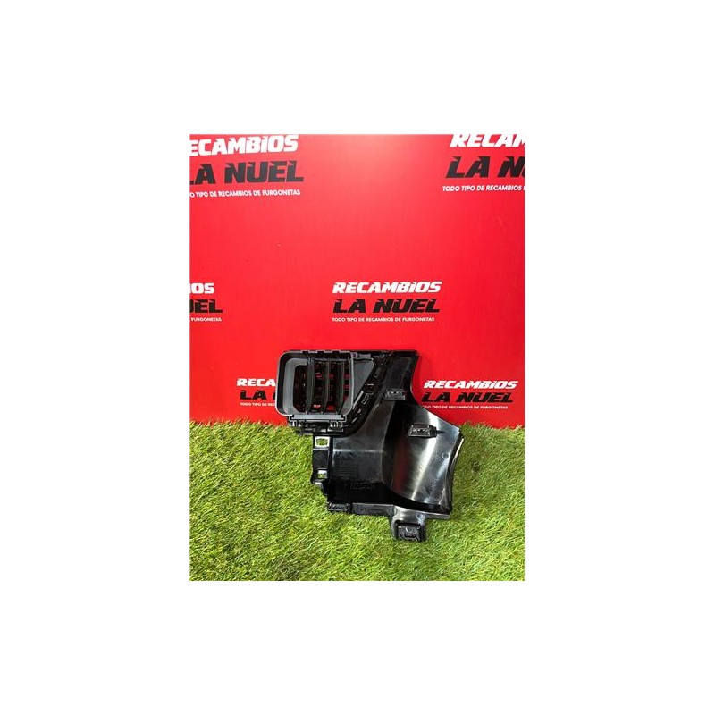 Recambio de aireador izquierdo para renault trafic iii furgón (06.2014) m9r z7 referencia OEM IAM 687518873R  