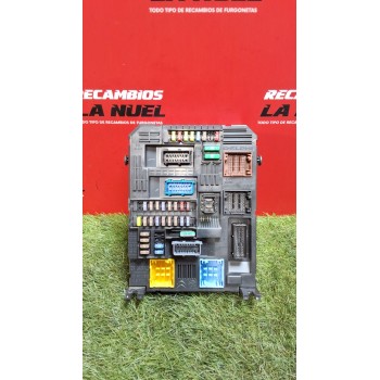 CAJA RELES / FUSIBLES 9810295780 9830790580 