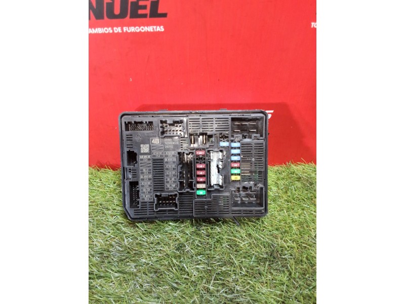 Recambio de caja reles / fusibles para renault kangoo iii monospace blue dci 95 (kjab) referencia OEM IAM 284B77366R  