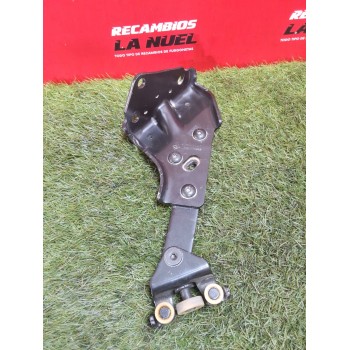Recambio de rodillo puerta corredera derecha baja para renault kangoo iii monospace blue dci 95 (kjab) referencia OEM IAM 745966