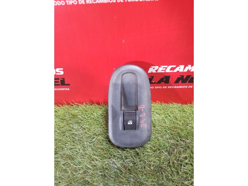 Recambio de mando elevalunas delantero derecho para renault master iii furgoneta (fv) 2.3 dci 125 fwd (fv0c, fv0d, fv0g, fv0h, f