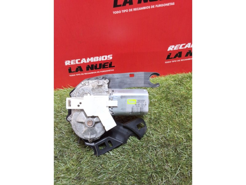 Recambio de motor limpiaparabrisas trasero para peugeot partner furgoneta/monovolumen (k9) 1.5 bluehdi 100 referencia OEM IAM 98