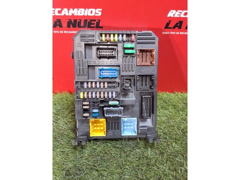 Recambio de caja reles / fusibles para citroën jumpy iii furgoneta (v_) 1.5 bluehdi 120 referencia OEM IAM 9819851280  