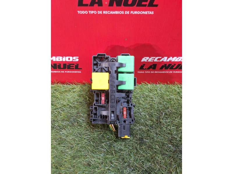 Recambio de caja reles / fusibles para citroën jumpy furgón confort m blue-hdi fap referencia OEM IAM 9806192580  