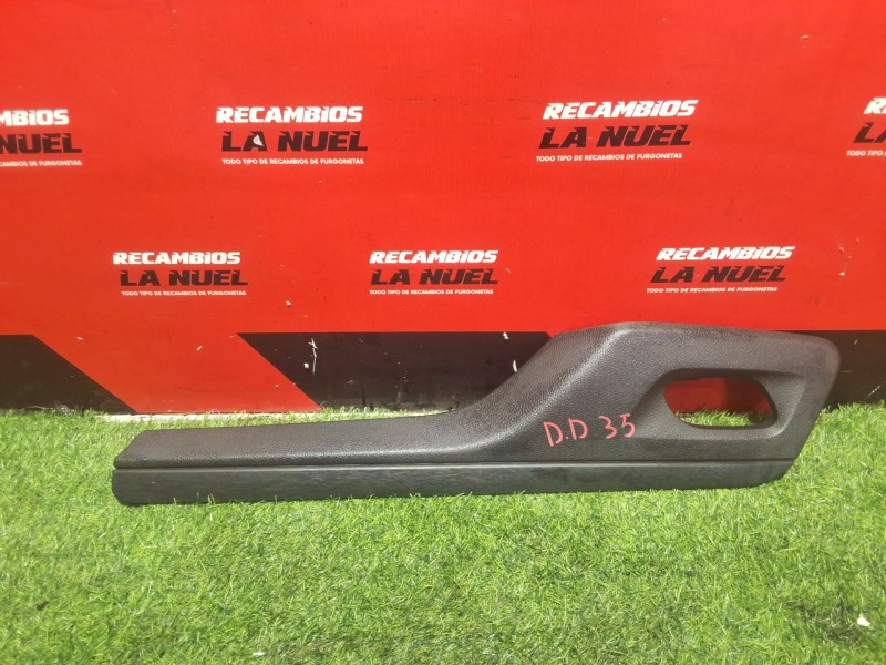 Recambio de plastico interiro puerta delantera derecha para citroën jumpy iii furgoneta (v_) 1.5 bluehdi 120 referencia OEM IAM 