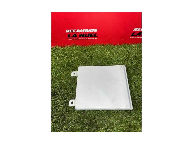 Recambio de tapa exterior combustible para renault trafic iii furgón (06.2014) m9r z7 referencia OEM IAM 788284942R  