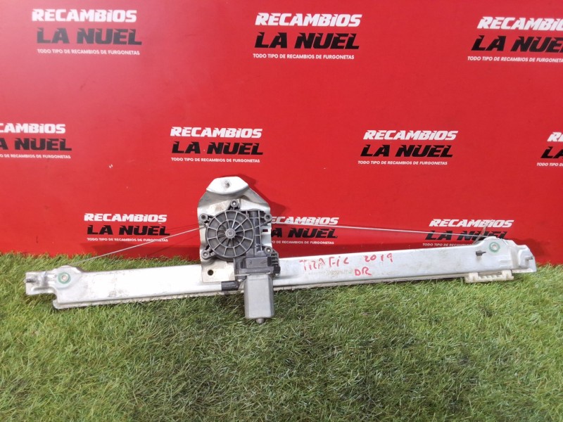 Recambio de mecanismo elevalunas delantero derecho para renault trafic iii furgón m9r z7 referencia OEM IAM 807207538R  