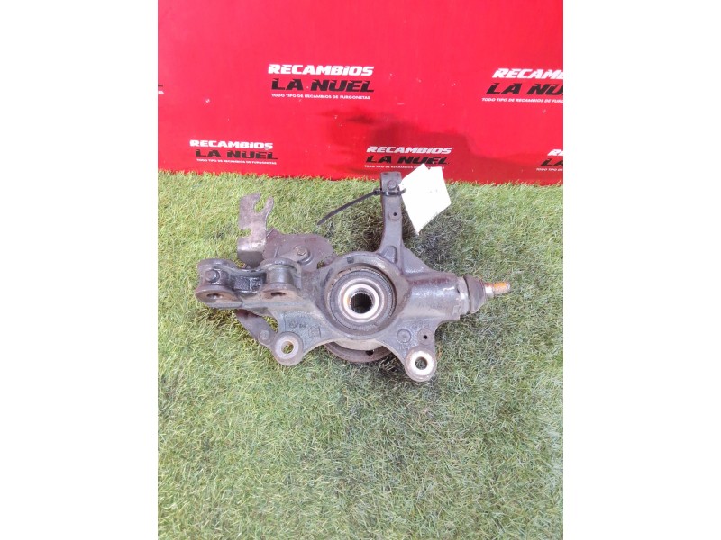 Recambio de buje delantero derecho para peugeot partner tepee yh01 referencia OEM IAM D0749028770  