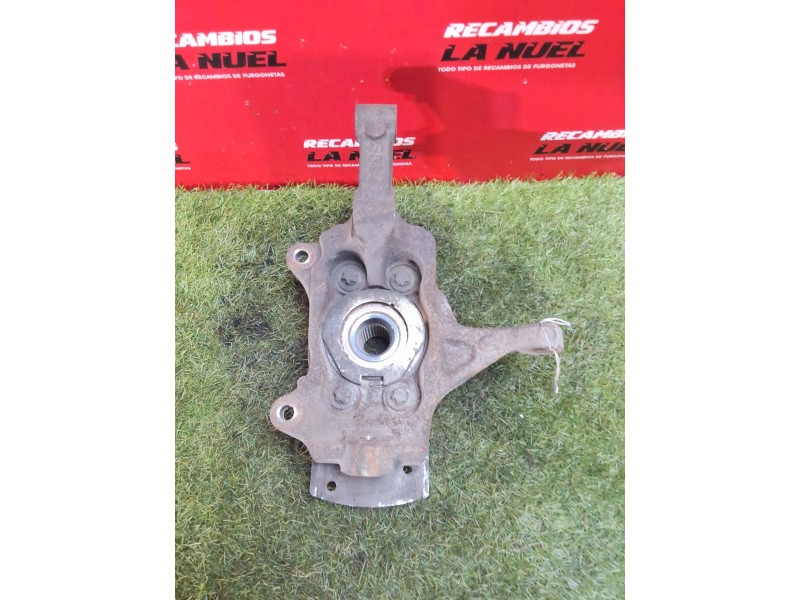 Recambio de buje delantero derecho para renault trafic iii furgón m9r z7 referencia OEM IAM 402027125R  
