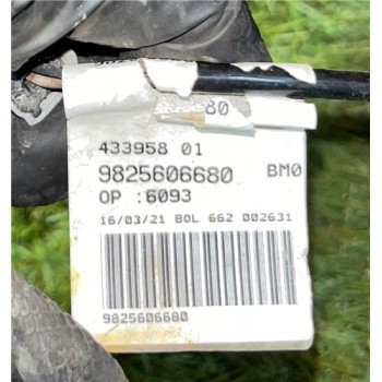 Recambio de mangueta delantera derecha para opel combo life e edition cdti dpf referencia OEM IAM 9825606680  