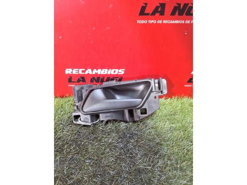 Recambio de maneta interior delantera derecha para peugeot partner tepee yh01 referencia OEM IAM 9819743977 P1008924A00 
