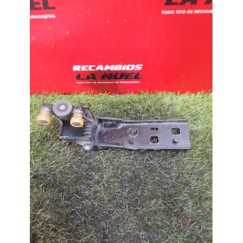 Recambio de rodillo puerta corredera derecha para renault trafic iii furgón m9r z7 referencia OEM IAM 777647086R 777645238R 