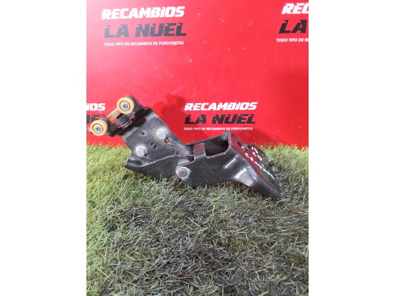 Recambio de rodillo puerta corredera derecha para renault kangoo iii rapid kangoo referencia OEM IAM 824122907R  