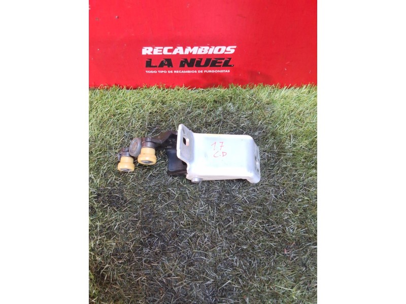 Recambio de rodillo puerta corredera derecha para renault express advance blue dci diesel fap referencia OEM IAM 824A65571R  