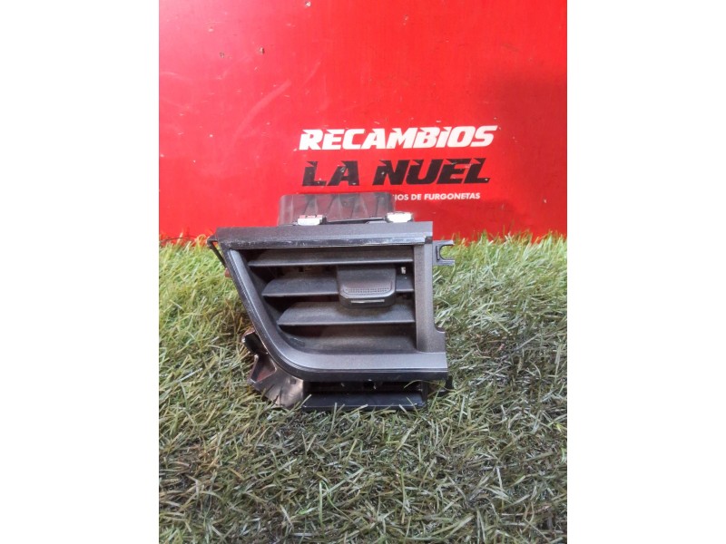 Recambio de aireador central izquierdo para renault kangoo iii monospace blue dci 95 (kjab) referencia OEM IAM 687519872R 687511