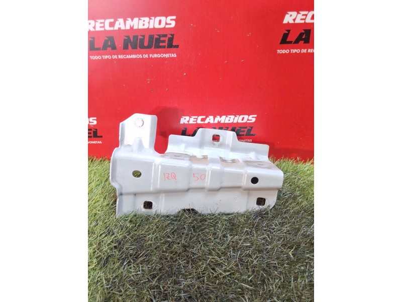Recambio de soporte guardabarro izquierdo para renault kangoo iii monospace blue dci 95 (kjab) referencia OEM IAM 440R  