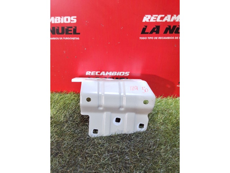 Recambio de soporte guardabarro izquierdo para renault kangoo iii monospace blue dci 95 (kjab) referencia OEM IAM 641352285R  