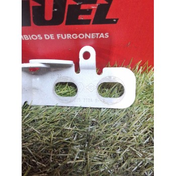 Recambio de soporte guardabarro izquierdo para renault kangoo iii monospace blue dci 95 (kjab) referencia OEM IAM 622352184R  
