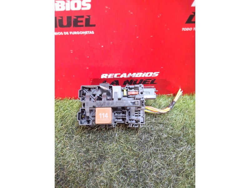 Recambio de caja reles para opel combo furgoneta/monovolumen (k9) 1.5 d referencia OEM IAM 9812661980 VB1K418930 B1K418930