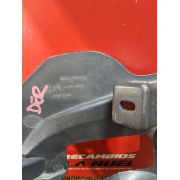 Recambio de embellecedor faro antiniebla delantero derecho para opel vivaro furgón l express cdti dpf referencia OEM IAM AA37436