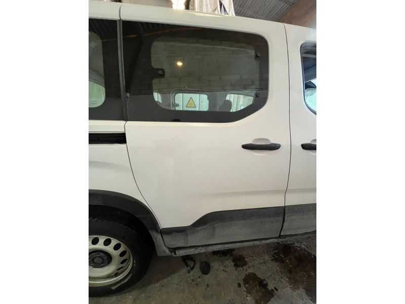 Recambio de puerta lateral corredera derecha para peugeot rifter 1.5 bluehdi 100 referencia OEM IAM   
