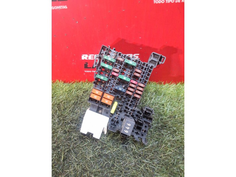 Recambio de caja reles para volkswagen caddy v furgoneta/monovolumen (sba, sbh) 2.0 tdi bmt referencia OEM IAM 5WA937615 P010132