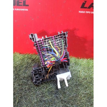 Recambio de caja reles para volkswagen caddy v furgoneta/monovolumen (sba, sbh) 2.0 tdi bmt referencia OEM IAM 5WA937615 P010132