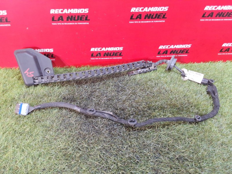 Recambio de guia cadena puerta para peugeot partner furgoneta/monovolumen (k9) 1.5 bluehdi 100 referencia OEM IAM 9828028580 981