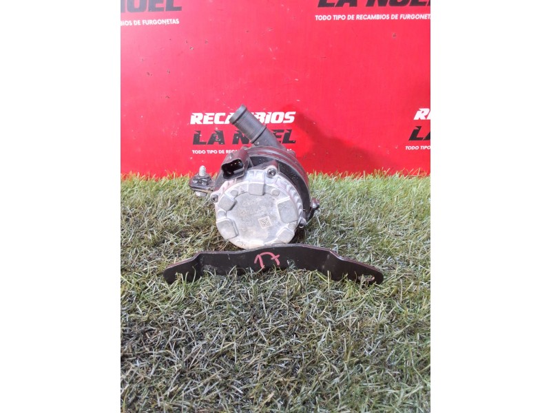 Recambio de bomba agua para renault express advance blue dci diesel fap referencia OEM IAM 0392024150  