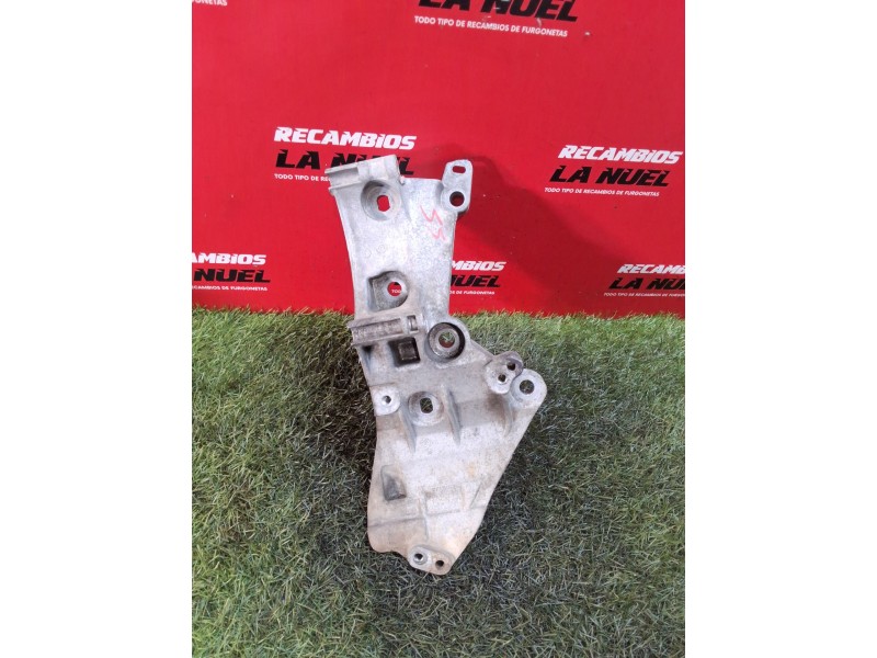 Recambio de soporte alternador para dacia dokker furgoneta/monovolumen 1.5 dci (feaj) referencia OEM IAM 8200669494  