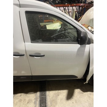 PUERTA DELANTERA DERECHA 801002861R 