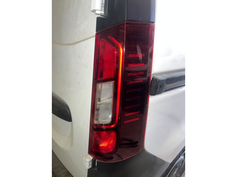 Recambio de piloto trasero derecho para renault express furgón/monospace 1.3 tce 100 (f6ma) referencia OEM IAM 265504912R  