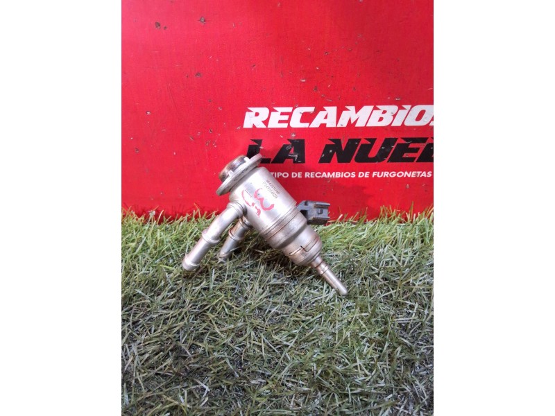 Recambio de inyector para citroën jumpy iii furgoneta (v_) 1.5 bluehdi 120 referencia OEM IAM 9842811780 A3C00216200 
