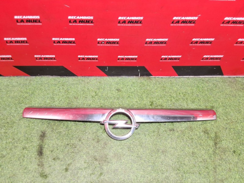 Recambio de calandria para opel movano b furgón/combi fg. l1h1 2,8t cdti referencia OEM IAM 0001037987  
