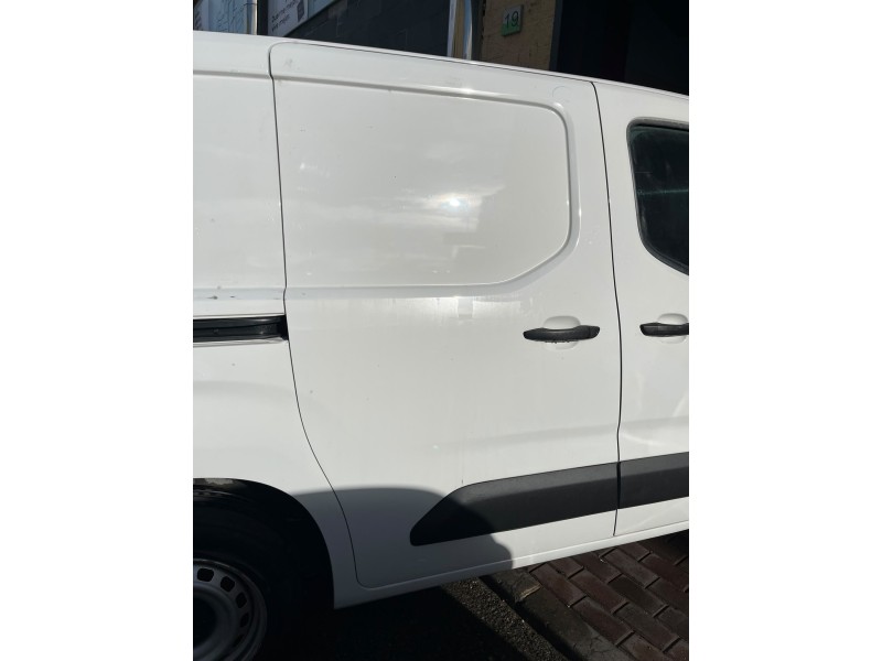 Recambio de puerta lateral corredera derecha para citroën berlingo furgón/monospace (k9) 1.6 bluehdi 100 referencia OEM IAM 9820