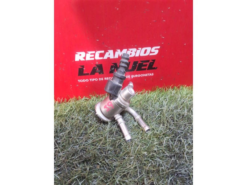 Recambio de inyector para renault express furgón/monospace 1.3 tce 100 (f6ma) referencia OEM IAM 160720140R  