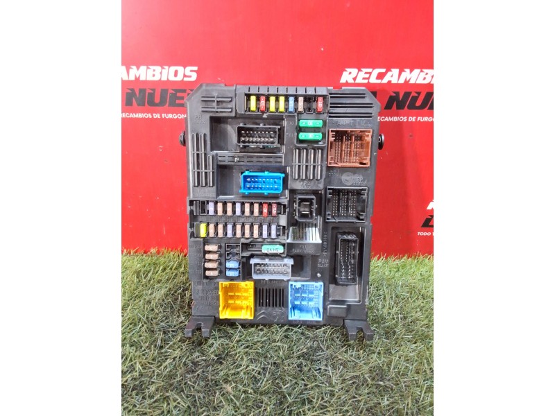 Recambio de caja reles / fusibles para peugeot partner furgón/monospace (k9) 1.5 bluehdi 100 referencia OEM IAM 9832880280  