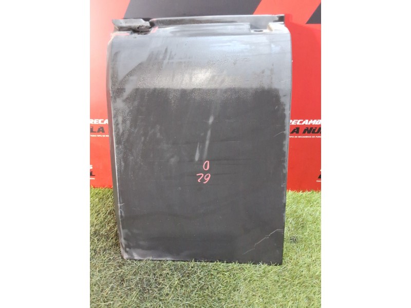 Recambio de moldura puerta trasera derecha para iveco daily vi furgoneta 33s12, 35s12, 35c12 referencia OEM IAM   