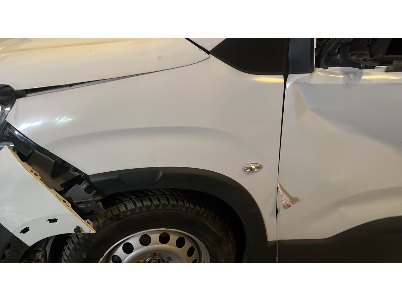 Recambio de aleta delantera izquierda para peugeot partner furgón/monospace (k9) 1.5 bluehdi 100 referencia OEM IAM 9816483780  