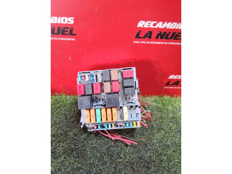 Recambio de caja reles para iveco daily vi furgoneta 33s12, 35s12, 35c12 referencia OEM IAM 51905216  