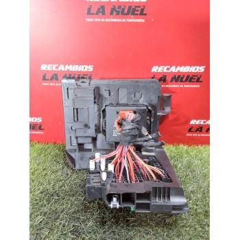 CAJA RELES / FUSIBLES 5Q0937084DA A2C15769503 7C0937535