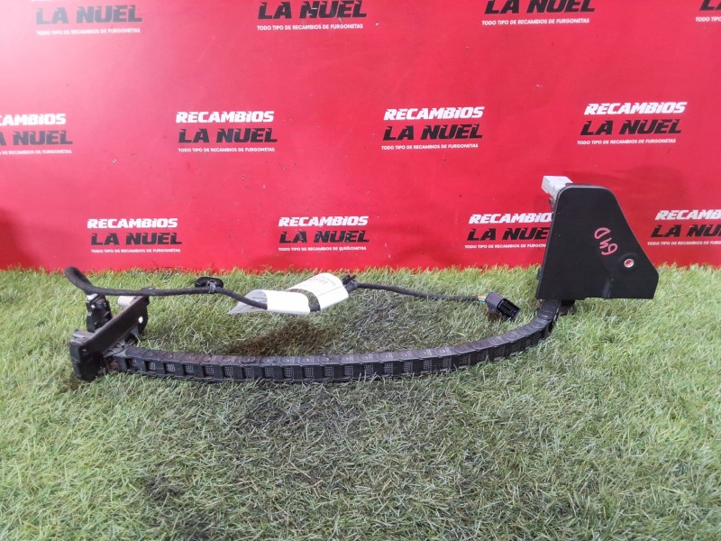 Recambio de guia cadena puerta para opel zafira life autobús (k0) 2.0 referencia OEM IAM 9816588280  